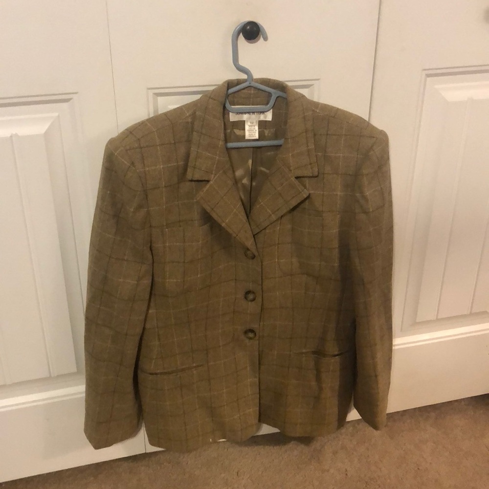 Jones of New York blazer in good shape